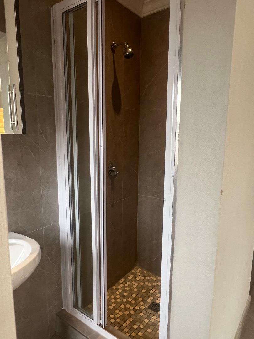 To Let 8 Bedroom Property for Rent in Bethanie North West